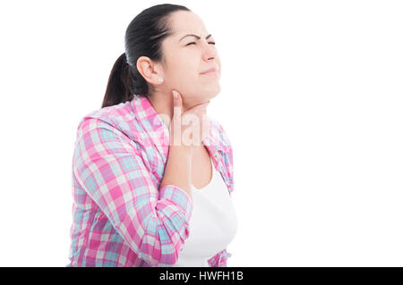 Frau, die mich schlecht isoliert auf weißem Hintergrund mit Exemplar Halsschmerzen leiden Stockfoto