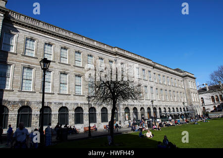 die grand Bibliotheksgebäude Hause the Book of Kells Trinity College in Dublin Irland Stockfoto