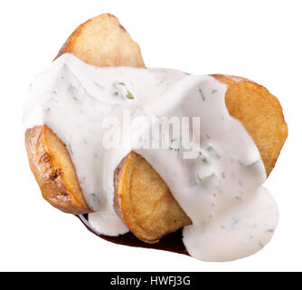 Kartoffeln mit Remoulade isoliert auf einem weißen Hintergrund. Stockfoto