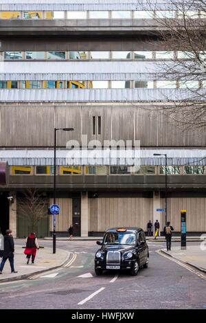 Sampson Haus, 64 Hopton Street, London, UK. Brutalismus, Brutalismus, Fitzroy Robinson & Partner für Lloyds Bank entworfen hat. Stockfoto