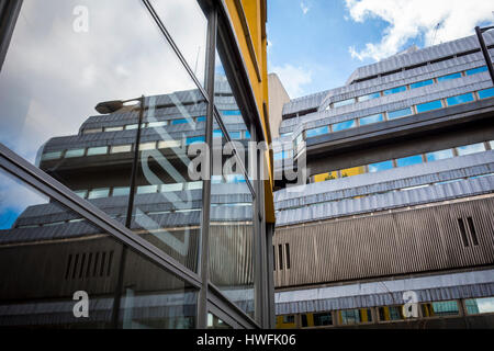 Sampson Haus, 64 Hopton Street, London, UK. Brutalismus, Brutalismus, Fitzroy Robinson & Partner für Lloyds Bank entworfen hat. Stockfoto