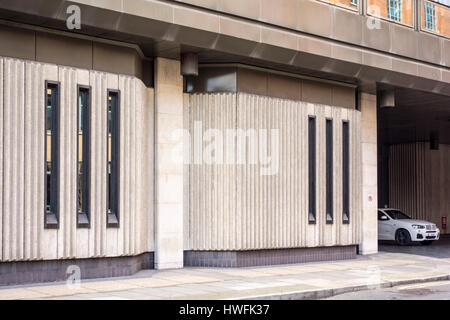 Sampson Haus, 64 Hopton Street, London, UK. Brutalismus, Brutalismus, Fitzroy Robinson & Partner für Lloyds Bank entworfen hat. Stockfoto