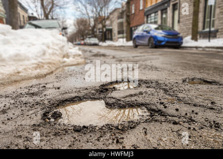 Großen Schlagloch in Montreal, Kanada. Stockfoto