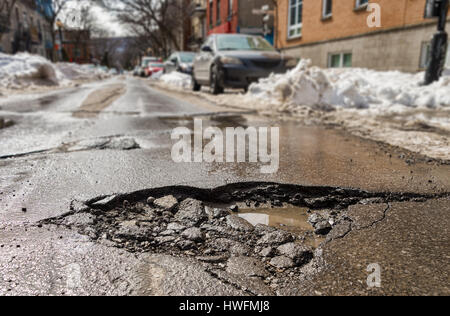 Großen Schlagloch in Montreal, Kanada. Stockfoto