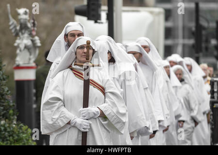 London, UK. 20. März 2017. Druiden feiern Frühling Frühlings-Tagundnachtgleiche am Tower Hill © Guy Corbishley/Alamy Live-Nachrichten Stockfoto