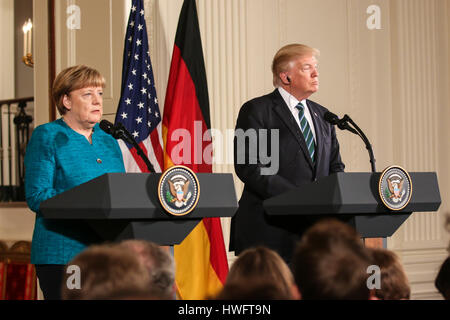 Bundeskanzlerin Angela Merkel besucht Washington, D.C. am Freitag, 17. März 2017 und trifft sich mit US-Präsident Donald Trump im Weißen Haus. Die beiden weltweit führenden statt eine gemeinsame Pressekonferenz im East Room des weißen Hauses. Stockfoto