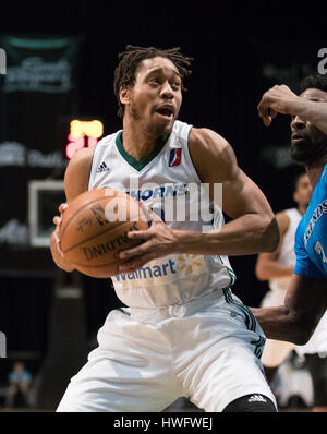 Reno, Nevada, USA. 20. März 2017. Reno Bighorn Guard Jesaja COUSINS (10) während der NBA D-League Basketball-Spiel zwischen den Reno Dickhornschafe und die Texas Legends Reno Events Center in Reno, Nevada. Bildnachweis: Jeff Mulvihill/ZUMA Draht/Alamy Live-Nachrichten Stockfoto