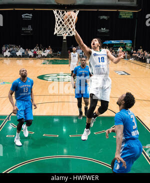 Reno, Nevada, USA. 20. März 2017. Reno Bighorn Guard Jesaja COUSINS (10) schießt einen Lay während der NBA D-League Basketball-Spiel zwischen Reno Dickhornschafe und die Texas Legends Reno Events Center in Reno, Nevada. Bildnachweis: Jeff Mulvihill/ZUMA Draht/Alamy Live-Nachrichten Stockfoto