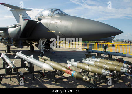 Langkawi, Malaysia. 21. März 2017. Singapur-F15 Jet auf dem Display mit Verordnung in Verbindung mit LIMA Expo Credit: Chung Jin Mac/Alamy Live News Stockfoto