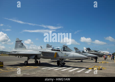 Langkawi, Malaysia. 21. März 2017. Fighter jets auf dem Display an LIMA Expo Credit: Chung Jin Mac/Alamy Live News Stockfoto