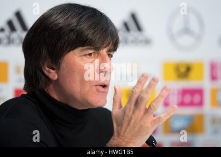 Dortmund, Deutschland. 21. März 2017. Deutsche Trainer Joachim Loew während einer Pressekonferenz des deutschen Fußball-Nationalmannschaft in Dortmund, Deutschland, 21. März 2017. Die deutsche Nationalmannschaft trifft England in ein bevorstehendes Spiel auf der 22. März 2017. Foto: Marius Becker/Dpa/Alamy Live News Stockfoto