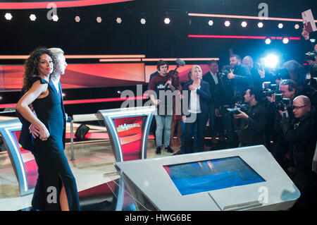 Pressekonferenz, Dortmund, 21. März 2017 Boris Becker mit Ehefrau Lilly auf einer Pressekonferenz Paarduell ARD Fernsehen in Hürth, 21. März 2017. © Peter Schatz / Alamy Live News Stockfoto