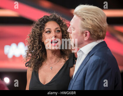 Pressekonferenz, Dortmund, 21. März 2017 Boris Becker mit Ehefrau Lilly auf einer Pressekonferenz Paarduell ARD Fernsehen in Hürth, 21. März 2017. © Peter Schatz / Alamy Live News Stockfoto