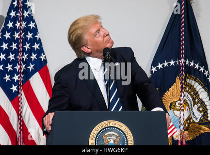 Washington, USA. 21. März 2017. US-Präsident Donald J. Trump spricht beim National Republican Congressional Ausschuss März Abendessen an das National Building Museum in Washington, DC, USA, 21. März 2017. Die lang ersehnte Haus Abstimmung, Obamacare aufzuheben wird am 23. März erwartet. Bildnachweis: MediaPunch Inc/Alamy Live-Nachrichten Stockfoto