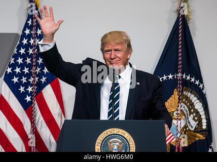 Washington, USA. 21. März 2017. US-Präsident Donald J. Trump spricht beim National Republican Congressional Ausschuss März Abendessen an das National Building Museum in Washington, DC, USA, 21. März 2017. Die lang ersehnte Haus Abstimmung, Obamacare aufzuheben wird am 23. März erwartet. Bildnachweis: MediaPunch Inc/Alamy Live-Nachrichten Stockfoto