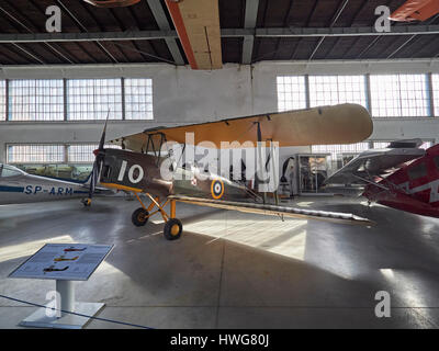 Britische de Havilland Tiger Moth aus den 1930er Jahren - 1950 im Krakau Aviation Museum in Polen ist Stockfoto