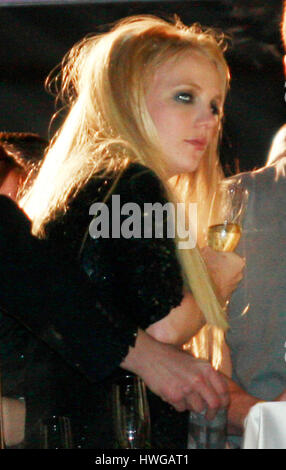 Exklusive Foto von Britney Spears trinken Champagner bei der Night club, Pure, in Las Vegas am Silvester, 31. Dezember 2006. Spears später zusammengebrochen und musste aus dem Club getragen werden. Bildnachweis: Francis Specker Stockfoto