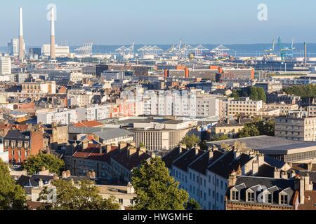 Frankreich, Seine Maritime, Le Havre, gesehen vom Bezirk Félix Faure im Zentrum Stadt als Weltkulturerbe der UNESCO und den Seehafen aufgeführt Stockfoto