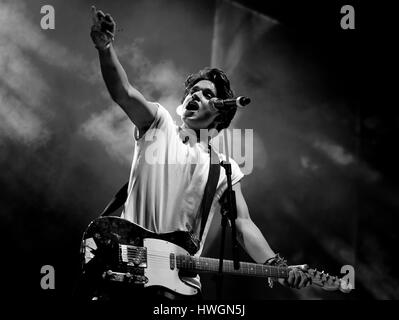 BARCELONA - 23 Mai: The Vamps (britische pop-Rockband) beim Primavera Pop Festival von Los 40 Principales am 23. Mai 2014 in Barcelona, Spanien. Stockfoto