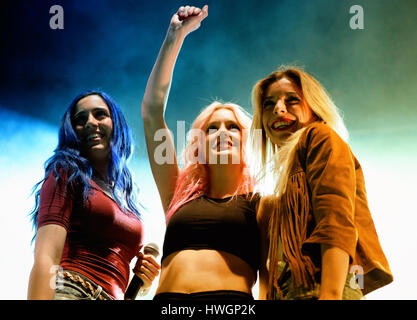 BARCELONA - 23 Mai: Sweet California (Girl-Band) in Primavera Pop Festival von Los 40 Principales am 23. Mai 2014 in Barcelona, Spanien. Stockfoto