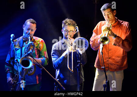 BARCELONA - 27 Mai: Antibalas (Afrobeat Band) im Konzert im Heineken Primavera Sound Festival 2014 (PS14) am 27. Mai 2014 in Barcelona, Spanien. Stockfoto