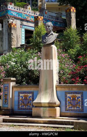 Frankreich, Alpes Maritimes, Menton, Fontana Rosa Garten, Büste von Vicente Blasco Ibañez Schöpfer der Villa und der Garten Stockfoto