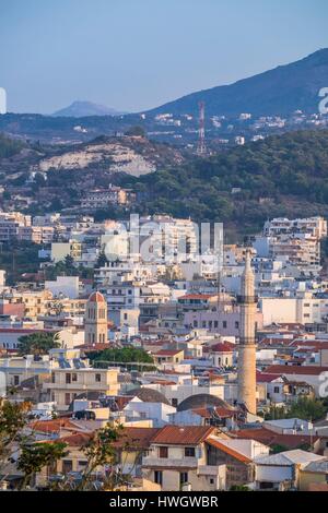 Griechenland, Kreta, Rethymnon, Panorama über die Altstadt von der Festung, Neratzes Moschee Minarett Stockfoto