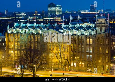 Niederlande, Amsterdam, Het Scheepvartshuis, ehemalige Versand Firmensitz beherbergt heute das Grand Hotel Amrath, Exterieur, erhöhte Sicht, Dämmerung Stockfoto