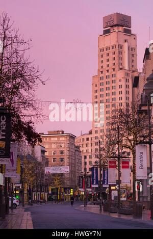 Belgien, Antwerpen, KBC Tower oder Boerentoren, Art-déco-Wolkenkratzer aus dem Jahr 1932, dawn Stockfoto