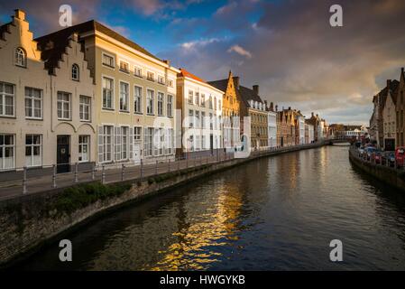 Belgien, Brügge, Canalside Gebäuden, Sonnenuntergang Stockfoto