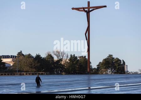 Portugal, Provinz Beira Litoral, Fatima, ist eine Stadt, berühmt geworden durch das Heiligtum Unserer Lieben Frau von Fatima, im Gedenken an die Erscheinung der Jungfrau des Rosenkranzes zu 3 junge Bauern Stockfoto