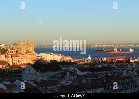 Portugal, Lisboa e Setubal Provinz, Lissabon, Baixa Bezirk, Kathedrale Santa Maria Maior (Kathedrale Sé), Tejo Stockfoto