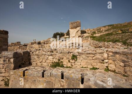 Tunesien, Central Western Tunesien, Dougga, Stadt Ruinen der Römerzeit, der UNESCO, Latrinen in den Zyklopen-Bädern Stockfoto