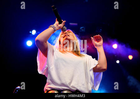 BARCELONA - 28 FEB: Amaia Montero (Künstler) Konzert in Barts Stadium am 28. Februar 2015 in Barcelona, Spanien. Stockfoto