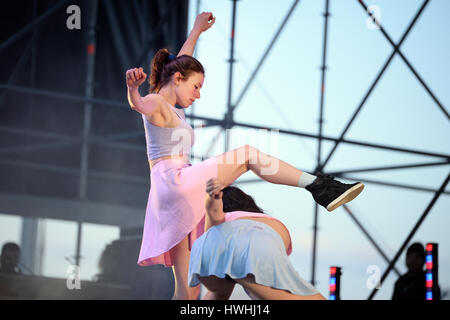 VALENCIA, Spanien - 4 APR: Javiera Mena (Musiker) führt auf MBC Fest am 4. April 2015 in Valencia, Spanien. Stockfoto