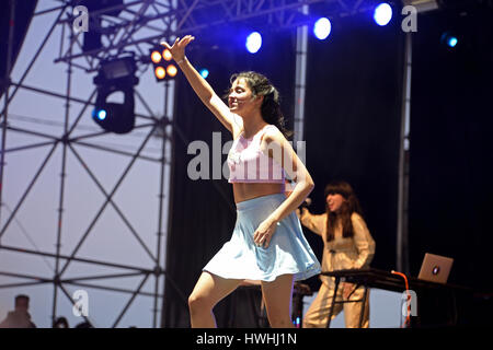 VALENCIA, Spanien - 4 APR: Javiera Mena (Musiker) führt auf MBC Fest am 4. April 2015 in Valencia, Spanien. Stockfoto