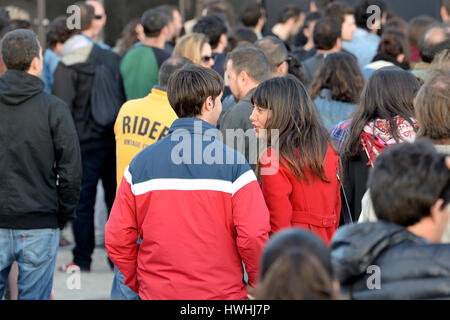 VALENCIA, Spanien - 5 APR: Menschenmenge sehen Sie ein Konzert beim MBC-Fest am 5. April 2015 in Valencia, Spanien. Stockfoto