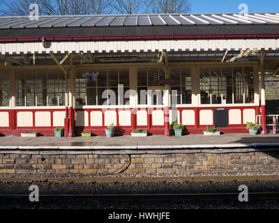 Wartezimmer und Café am Bahnhof Bolton Street, Bury, Lancashire Stockfoto