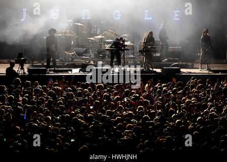 BARCELONA - 28 Mai: Dschungel (modern Soulband) führt auf Primavera Sound Festival 2015 am 28. Mai 2015 in Barcelona, Spanien. Stockfoto