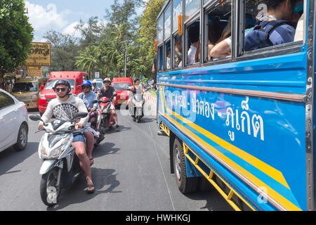 Allgemeine Straßenszene in Patong, Phuket, Thailand. 3. März 2017 Stockfoto