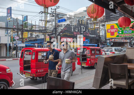 Allgemeine Straßenszene in Patong, Phuket, Thailand. 3. März 2017 Stockfoto