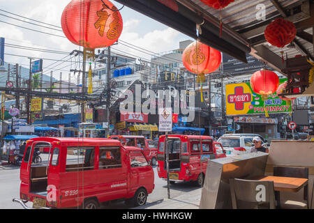 Allgemeine Straßenszene in Patong, Phuket, Thailand. 3. März 2017 Stockfoto