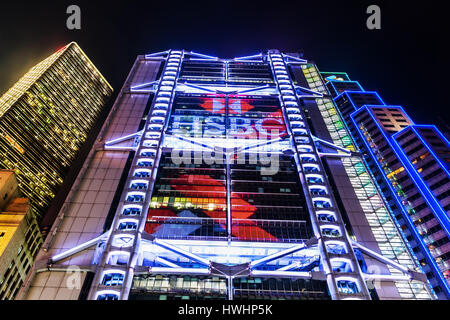 Hong Kong, Hong Kong - 12. März 2017: HSBC-Hauptgebäude in der Nacht. Seine eine zentrale Gebäude von The Hong Kong und Shanghai Banking Corporation Desig Stockfoto