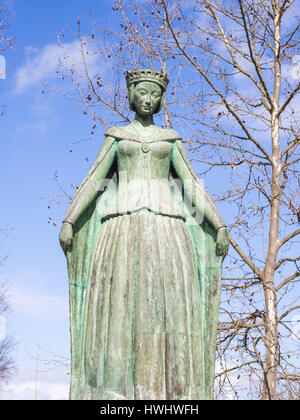 BEJA, PORTUGAL - 3. März 2017: Statue von Eleanor von Viseu (Eleanor von Lancaster), Königin von Portugal, in Beja. Stockfoto