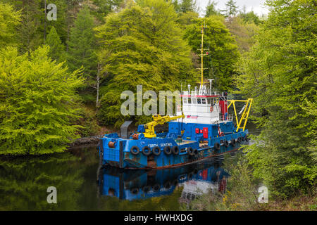 Dienstprogramm Schiff her Sentinel, Laggan Avenue, Caledonian Canal, Highlands, Schottland, UK. Stockfoto