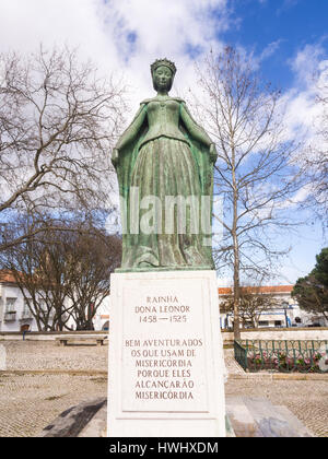 BEJA, PORTUGAL - 3. März 2017: Statue von Eleanor von Viseu (Eleanor von Lancaster), Königin von Portugal, in Beja. Stockfoto