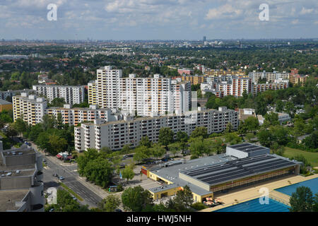 Hochhaeuser, Fritz-Erler-Allee, Gropiusstadt, Neukölln, Berlin, Deutschland Stockfoto
