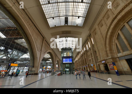 Bahnhofshalle, Hauptbahnhof, Leipzig, Sachsen, Deutschland Stockfoto