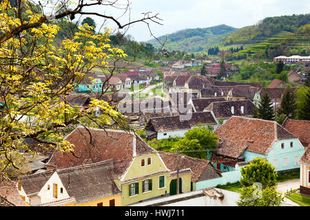 Streetview von mittelalterlichen sächsischen Dorf in Rumänien. In Transylvania region Stockfoto