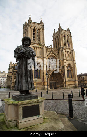 Zustand des Rajah Rammohun Roy (Raja Ram Mohan Roy) außerhalb der Kathedrale von Bristol, England. Roy war ein Denker und Bengali. Stockfoto